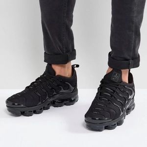 nike vapormax plus triple black womens